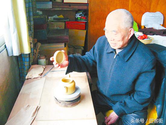 13岁技艺成熟今耄耋之年仍在探索连赝品都炒到几十万