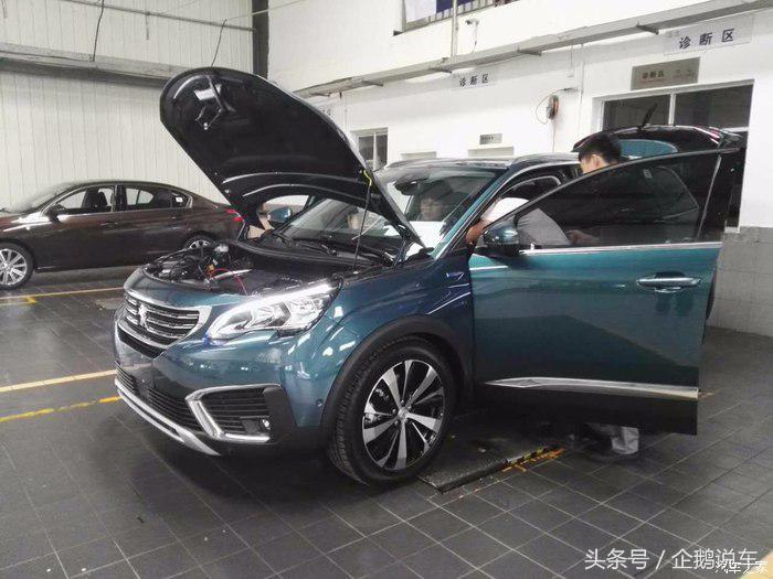 17款标致50081.8t精英版,17款标致50087座精英版蓝色