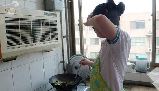 厨房太热了怎么办能装风扇吗,厨房太热了装什么好