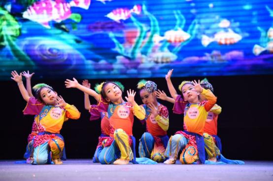 棣ㄦ湀涔嬫槦灏戝効鑸炶箞鍔犵洘,棣ㄦ湀涔嬫槦灏戝効琛楄垶鍩硅鏀惰垂