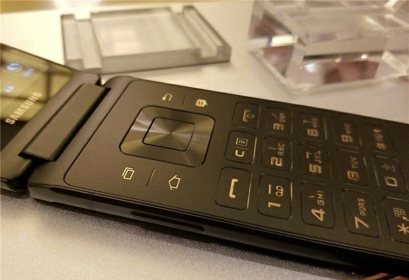 三星翻盖手机现在还值得购买吗,三星翻盖折叠屏手机galaxyzflip