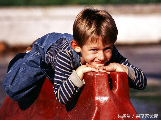 3岁孩子晚上老是睡不着觉怎么办,3岁男孩入睡困难睡前一招搞定