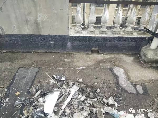 屋顶漏水怎么修补最简单的方法,房顶漏水用水泥补