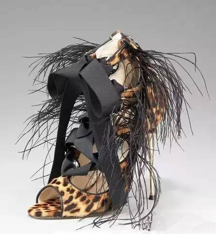 ysl爆款高跟鞋,ysl高跟鞋奇葩