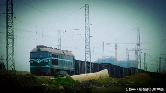 烟台火车站火车视频,烟台西站火车站视频