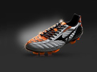 介绍足球鞋的视频,足球鞋怎样才算好球鞋