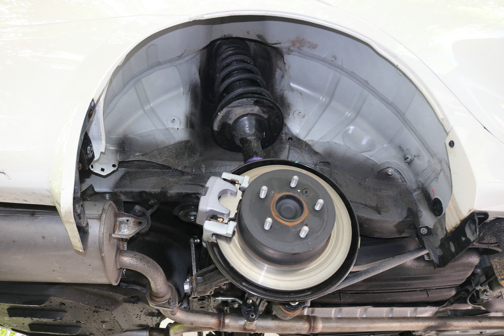 如何选择适合的汽车底盘装甲,底盘装甲和底盘装甲哪个好