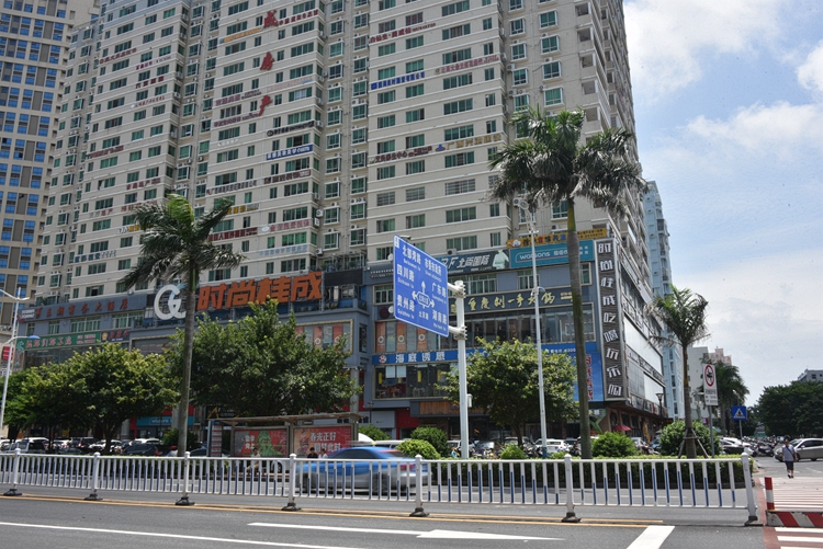 北海不礼让行人不扣分的视频,广西北海礼让行人监测点