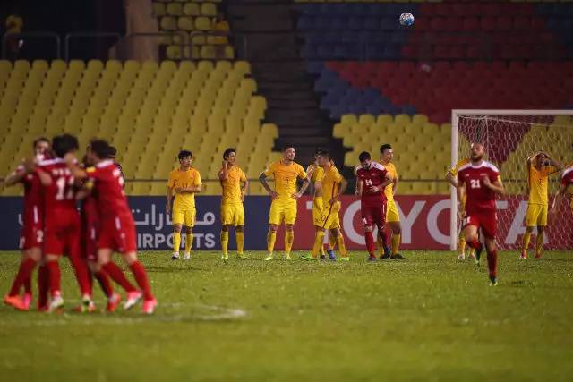 十二强赛首回合国足vs卡塔尔,12强赛国足比赛集锦