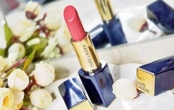 黄皮怎么选口红ysl,黄皮适合的口红显白大牌