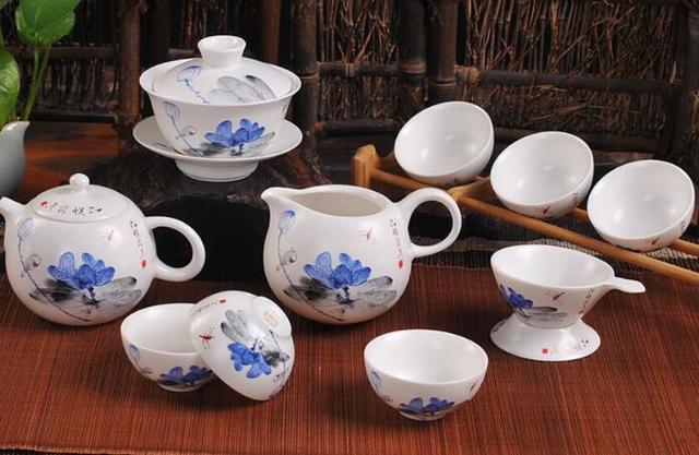 买一套瓷器茶具,买了一套汝窑茶具没有茶漏