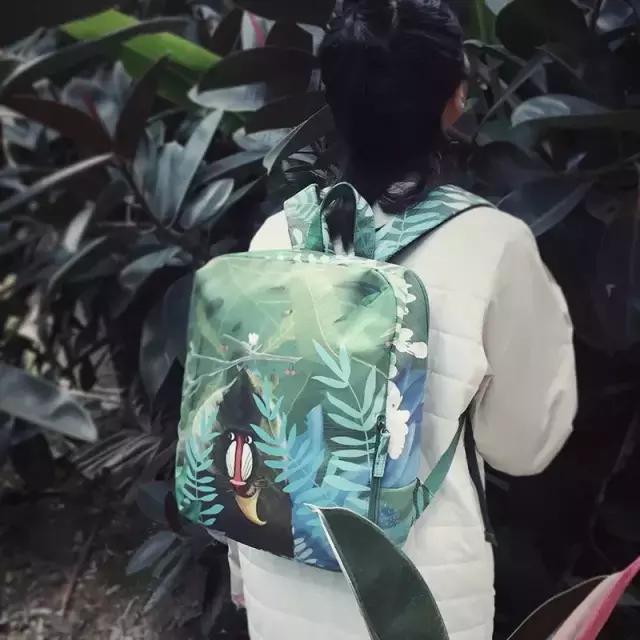 这款唐嫣同款的包包是什么牌子的,唐嫣杨幂同款包