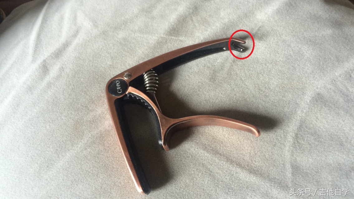 吉他换弦详细教程,马丁吉他换弦的正确方法