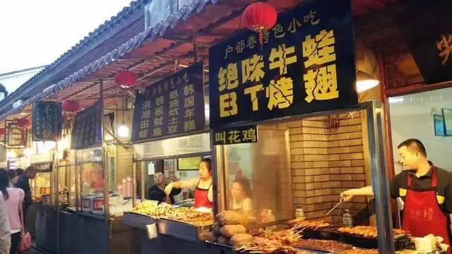 每个城市都有一个坑外地人的街吗,国内旅游防踩坑步行街