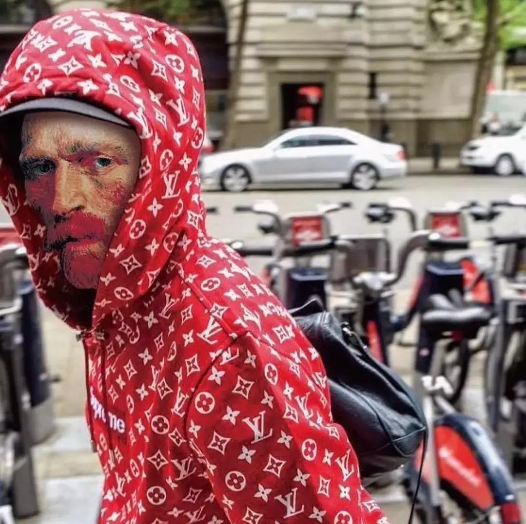 花100万买一台奔驰超跑,花100万买奢侈品