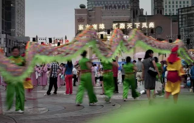 宁波中心地标天一广场15岁啦,哪张照片勾起你的回忆?