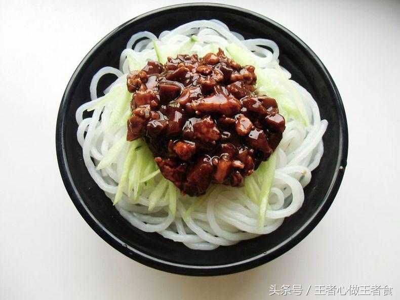 水晶粉怎么做面,炸酱面怎么做又黑又香