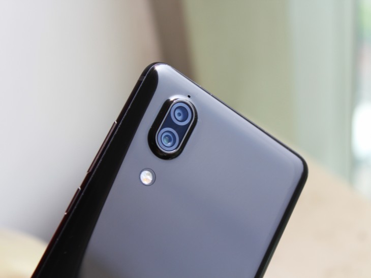 异形全面屏简洁系统UI美人尖夏普AQUOSS2评测体验