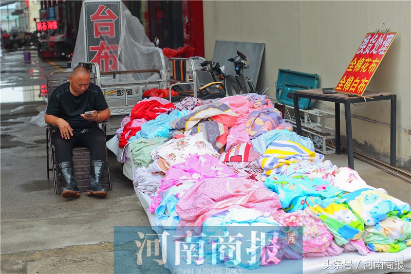 曾经送货工成了百万富翁,郑州纺织市场“造富”神话怎样延续?