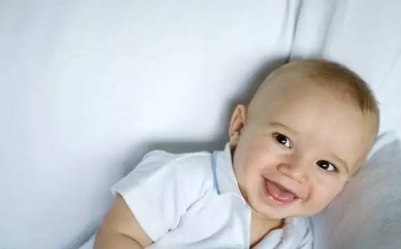 宝宝晚上哭闹不睡觉怎么办3个月,宝宝到晚上哭闹不睡觉怎么回事