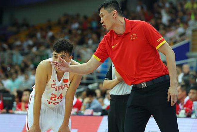 男篮主教练杜锋吹口哨,杜锋cba口哨视频