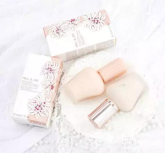 夏天很油冬天起皮,夏天很油冬天很干用什么粉底液