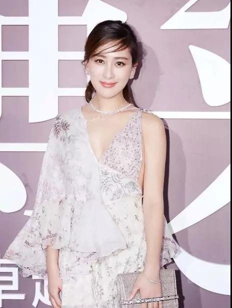 脸型扁平要刘海还是不要刘海好,空气刘海加八字刘海适合什么脸型