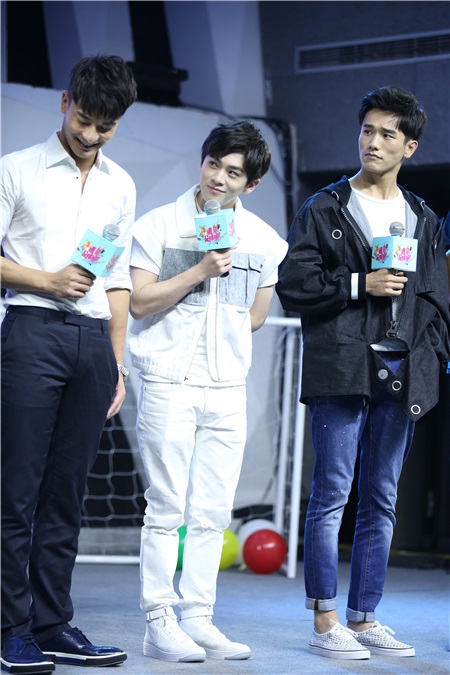 郑恺孙坚江湖论剑,郑恺遇到王耀庆