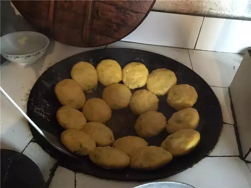 安徽金寨农村土灶厨房,金寨农家小院土灶