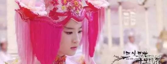 自从割双眼皮不算整容之后，娱乐圈不微调的女演员是真·不存在