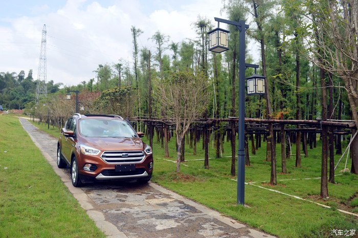 福特翼虎1.6两驱上路实测,新福特翼虎无尽之旅探索冬日秘境