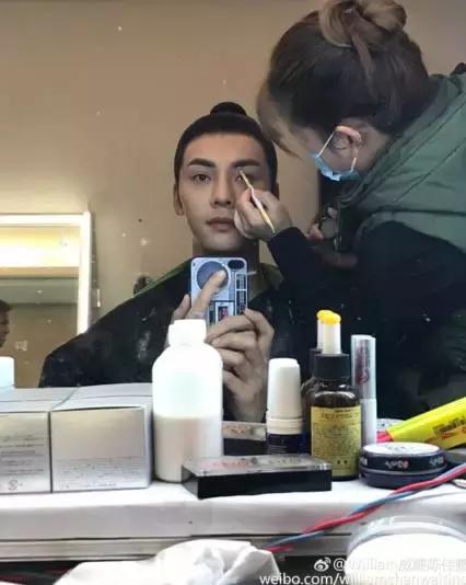 杨幂王菲谁更红,杨幂王菲有什么关系