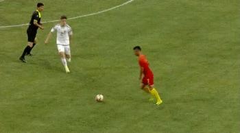 曾是*疆新**足球骄傲，被一个城市宠爱，如今只能混迹次级联赛预备队