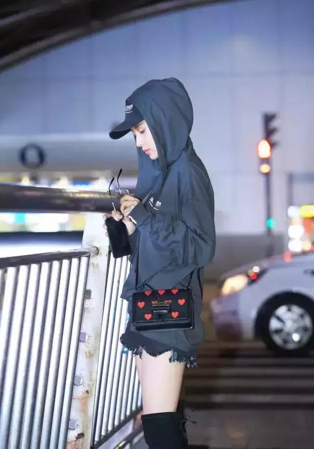 prada三合一包包七夕,prada包大爆款