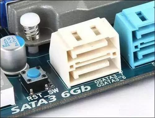 如何看懂电脑硬盘接口类型,2.5寸硬盘和3.5寸硬盘接口一样吗