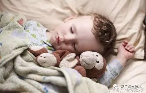 跟孩子分房睡正确方法,孩子分房睡的方法