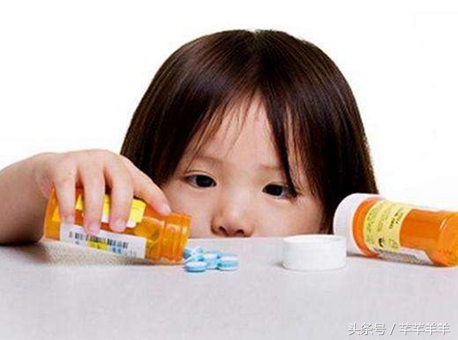 喉咙有异物堵塞急救视频,宝宝误吞异物如何处理