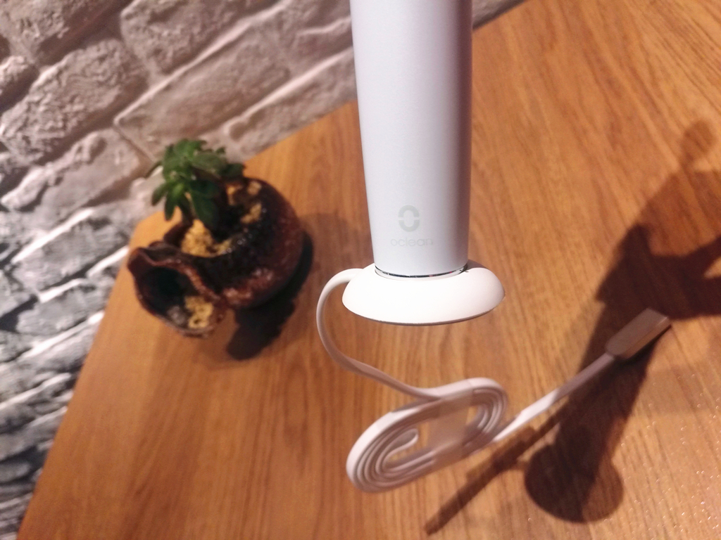 ocleanz1智能电动牙刷,电动牙刷ocleanone和ocleanx