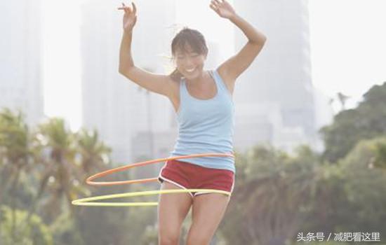 用呼啦圈能减掉肚子上的赘肉吗,甩呼啦圈可以减肚子赘肉吗