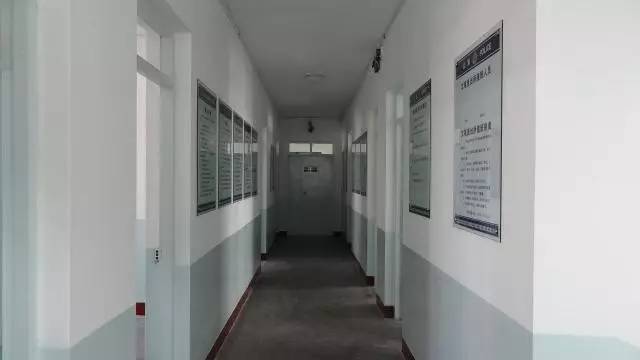 进了看守所还有免费律师吗,进了看守所后出来会有案底吗