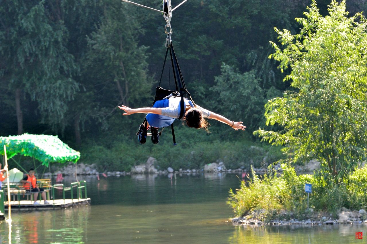 十渡蹦极和青龙峡蹦极哪个好,北京十渡游客蹦极落船