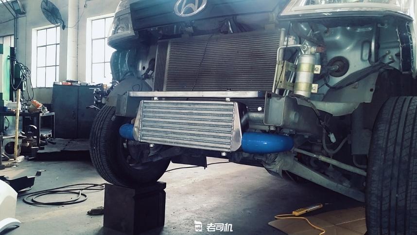 后驱五菱宏光爆改,爆改的五菱宏光竟然能上天