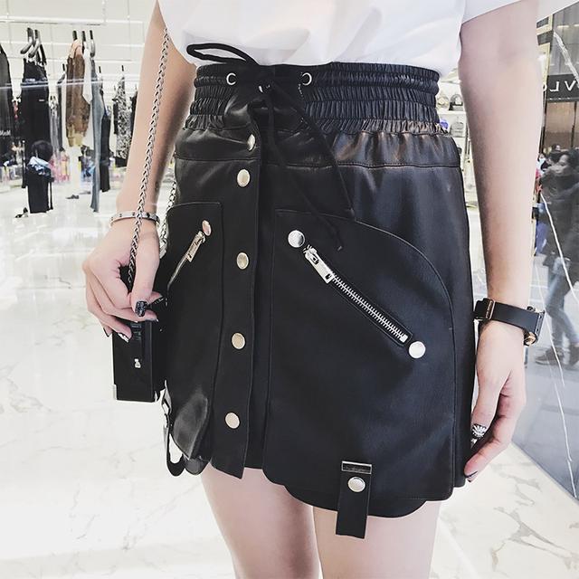 想要拥有漂亮的腿部线,显腿细的小皮裙