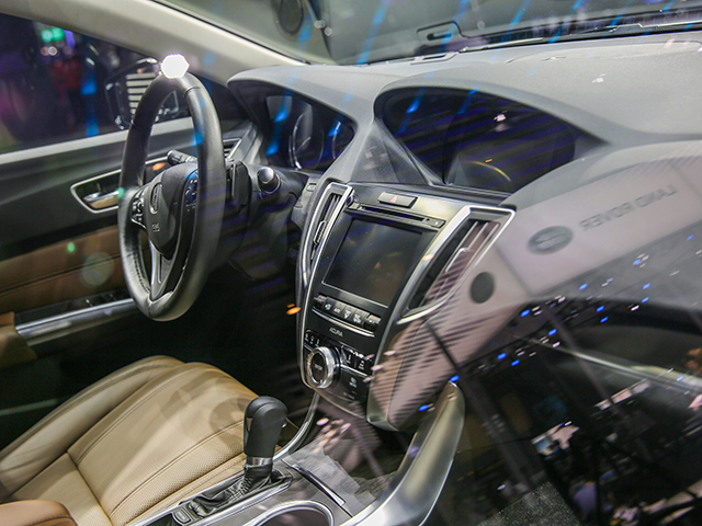 海淘｜这才是你关心的三宝哥带你逛成都车展