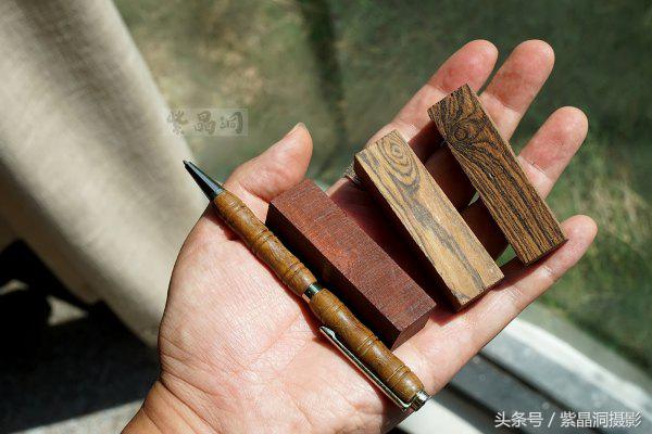 我们是谁？游客！我们做啥？木工！怎么做？打酱油！