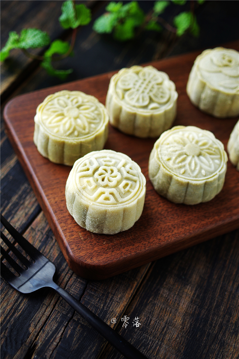 月饼五仁馅怎么调馅冷了不硬,流心月饼的流心馅怎样冰冻才会硬