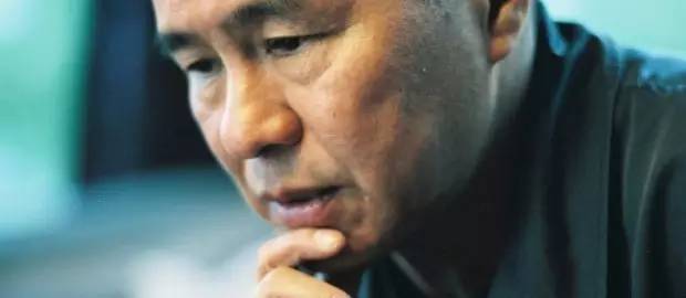 他们选择人迹稀少的那一条|朱天文读《无人是孤岛》