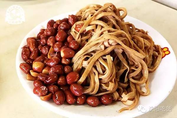 一碗老汤牛肉面两个鸡蛋,老汤豆腐面