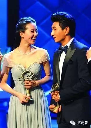 一向低调的隆诗，高调起来10个亿都打不住！