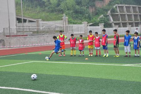 搞足球青训怎么赚钱,青训观点